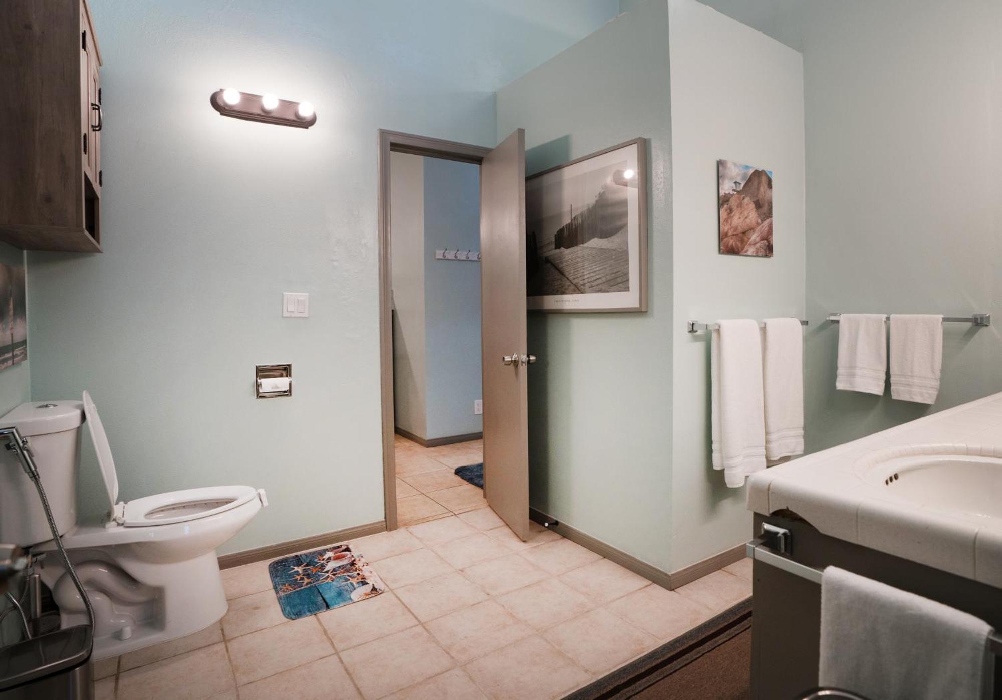 * - The Leucadia Beach Grotto - * An Encinitas Gem Exterior photo