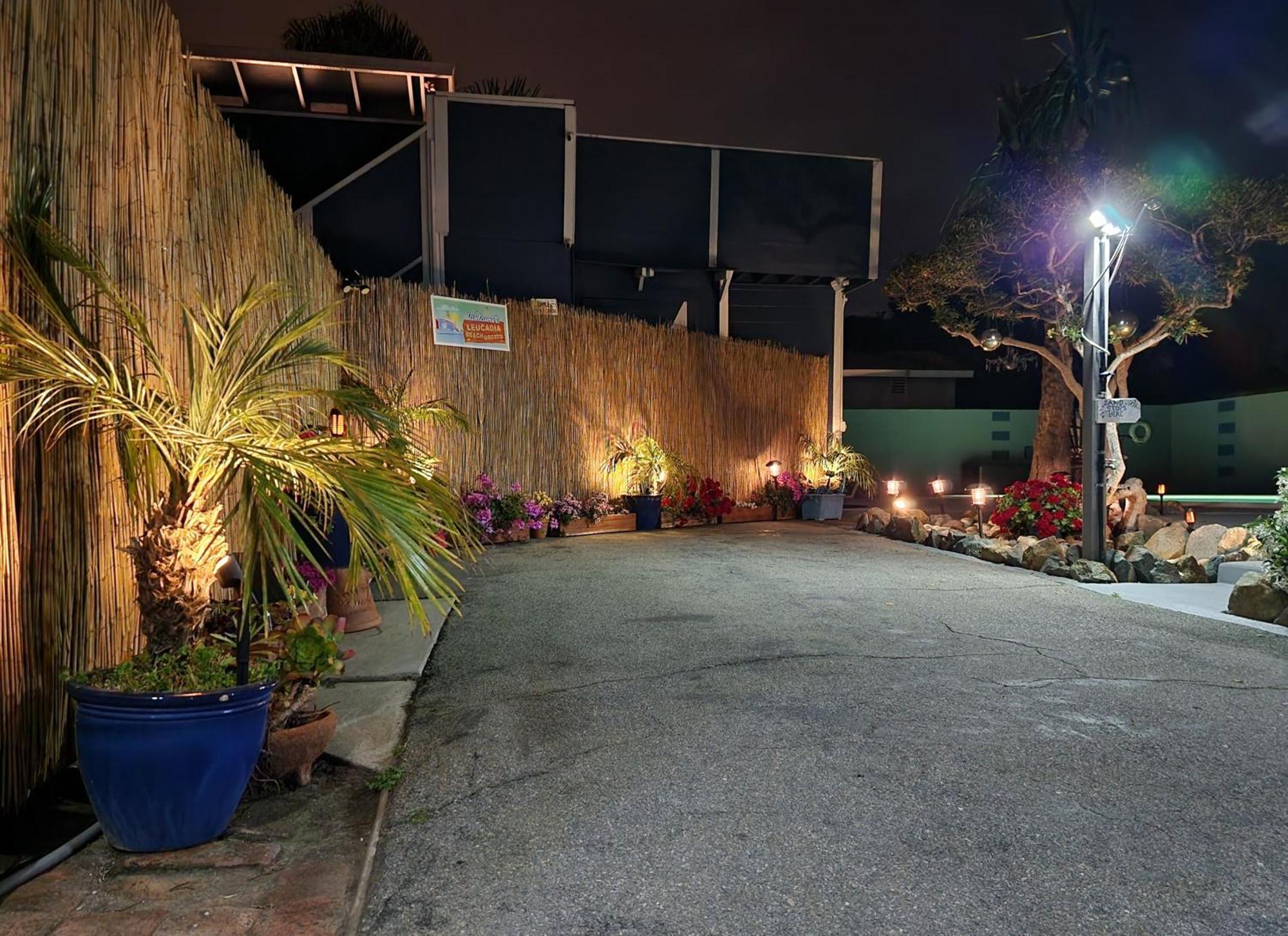* - The Leucadia Beach Grotto - * An Encinitas Gem Exterior photo